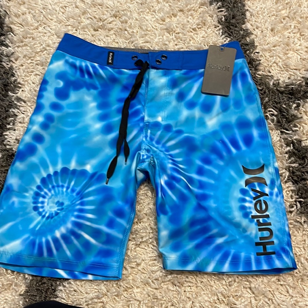 HURLEY : BOARD SHORTS (NWT)